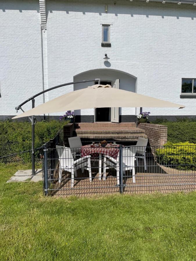 B&B Pompgebouw Aan De Rijn Tolkamer Exterior foto